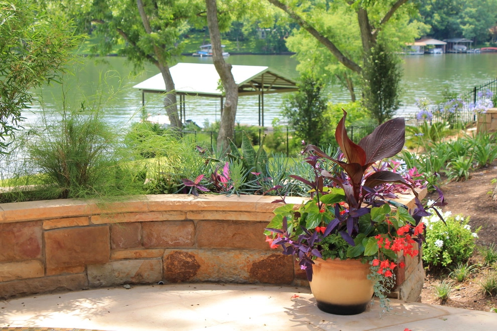Lake Austin Residence by GreenScapes Landscaping & Pools - Photo 2