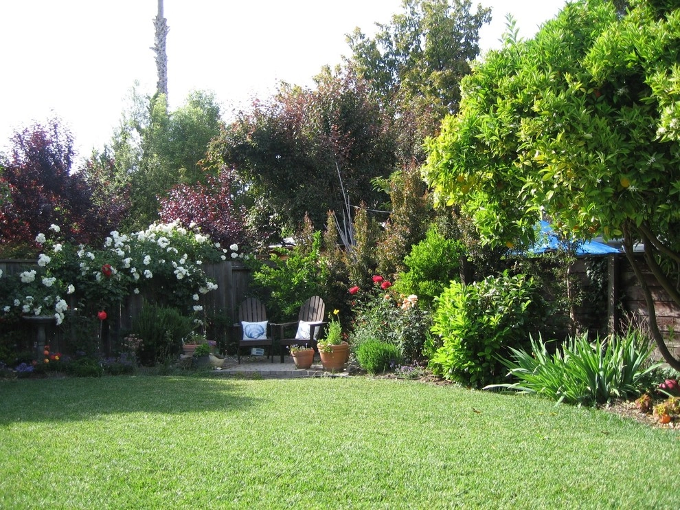 Corner patios by Greensleeves Garden Design - Photo 3
