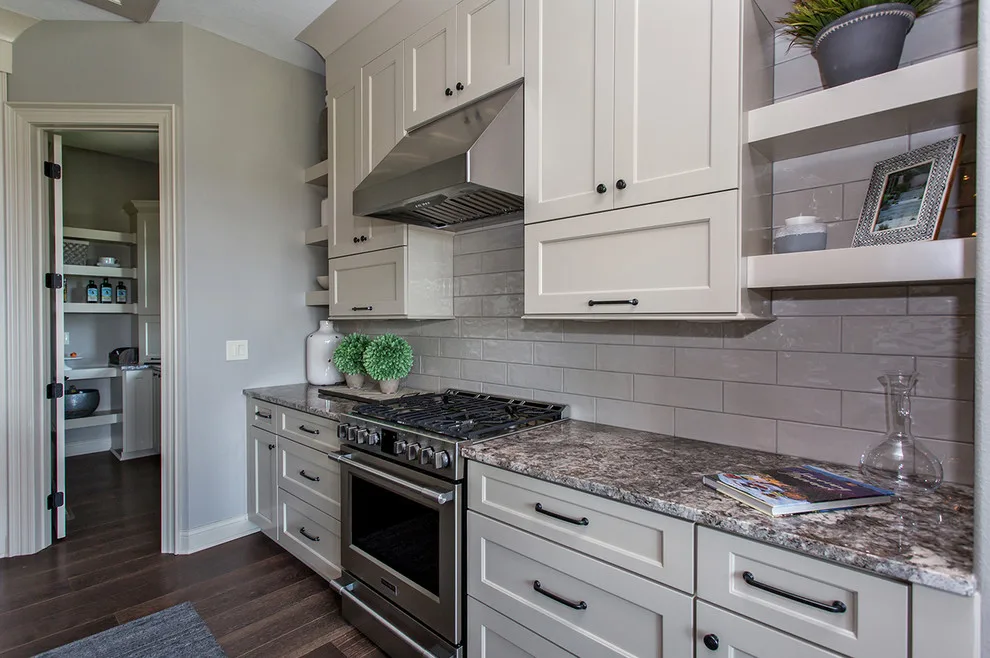2018 DM HomeShow Bespoke Residence by Unique Homes Iowa - Photo 20