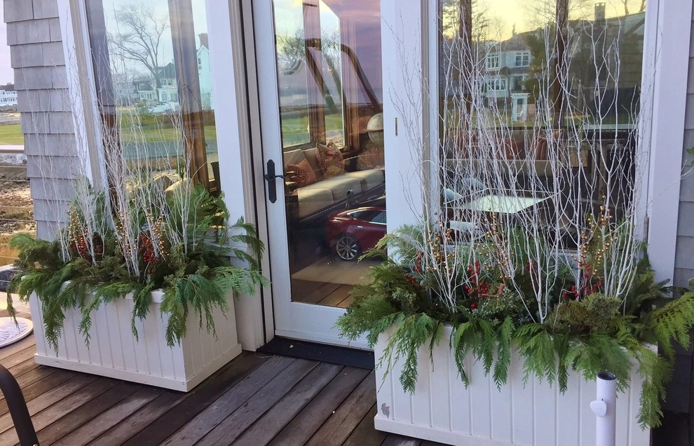 Seasonal Color by Gro Pro Landscape Company Inc. - Photo 4