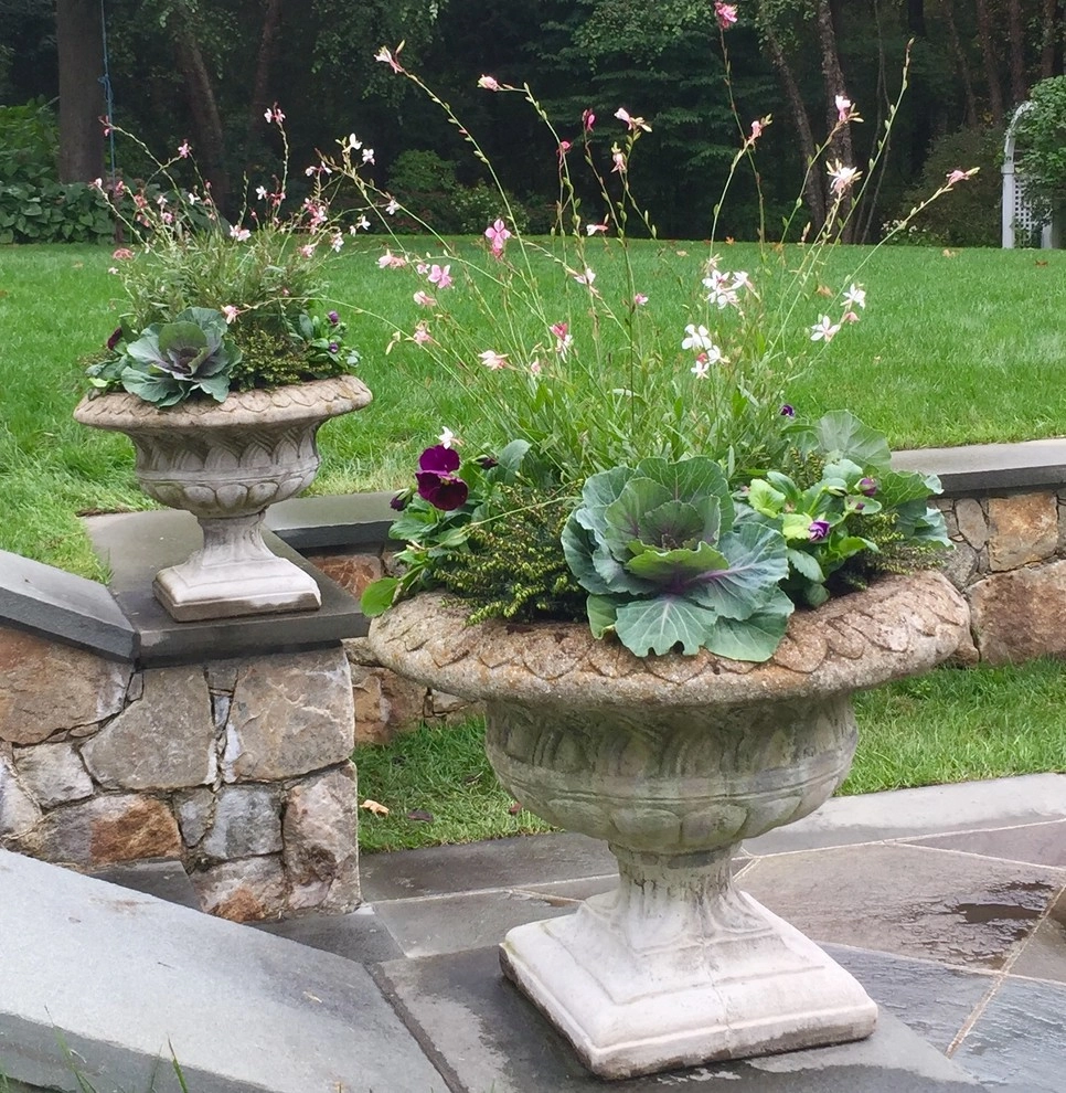 Seasonal Color by Gro Pro Landscape Company Inc. - Photo 9
