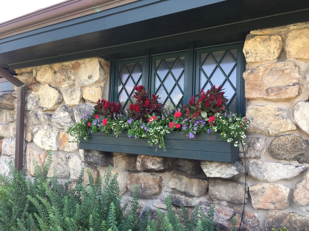 Seasonal Color by Gro Pro Landscape Company Inc. - Photo 32