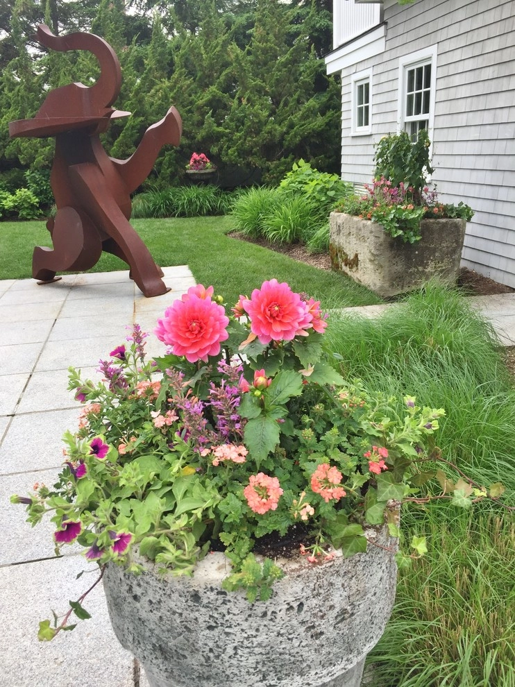 Seasonal Color by Gro Pro Landscape Company Inc. - Photo 10