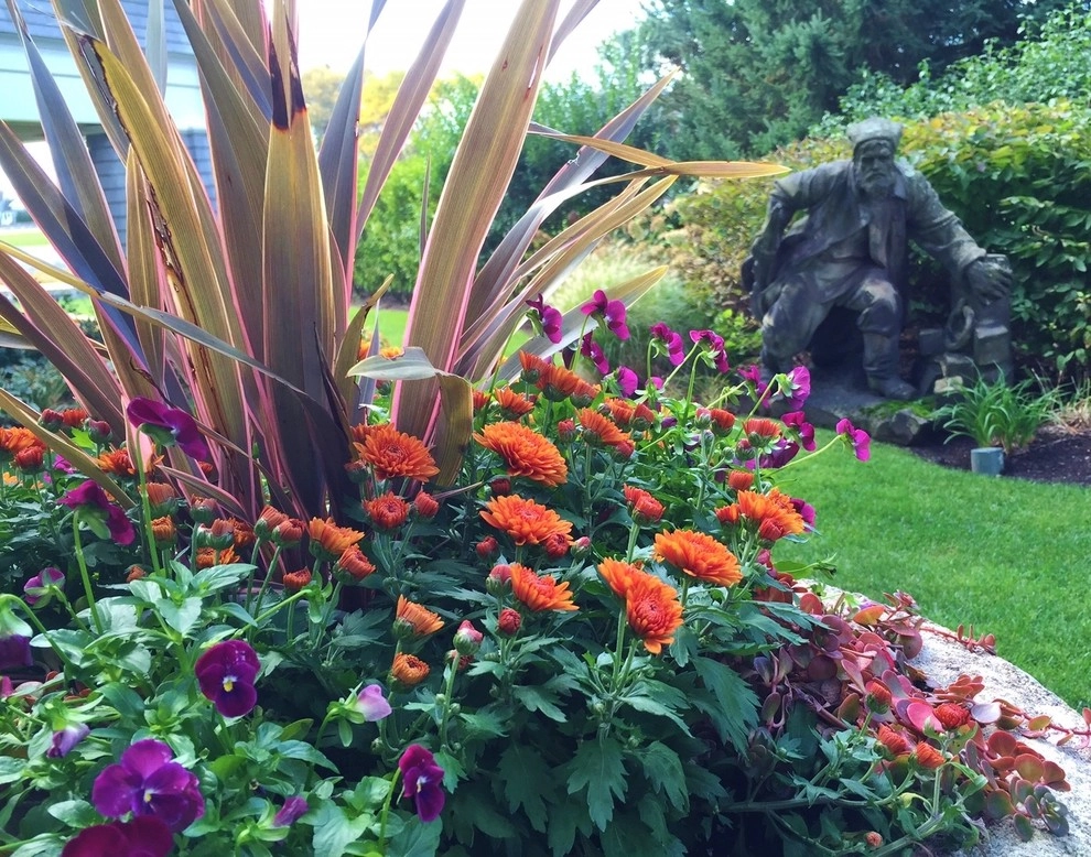Our Gardens by Gro Pro Landscape Company Inc. - Photo 25