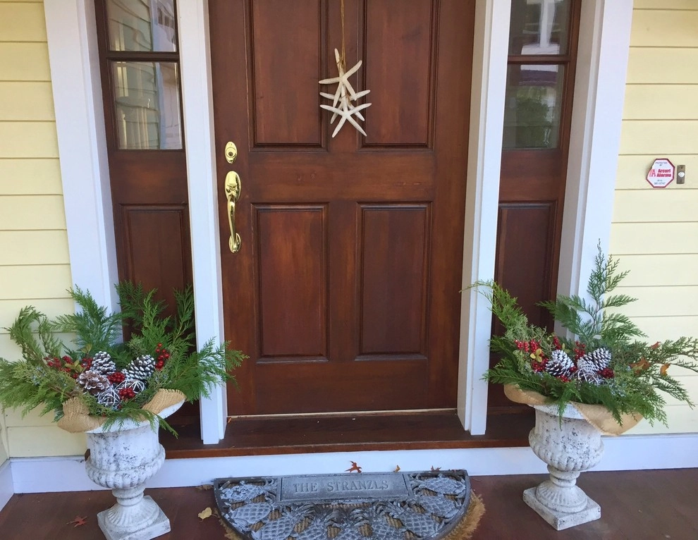 Seasonal Color by Gro Pro Landscape Company Inc. - Photo 11