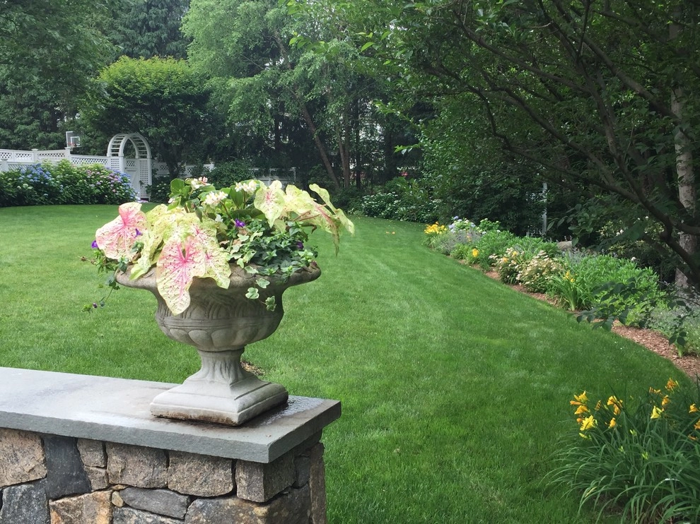 Seasonal Color by Gro Pro Landscape Company Inc. - Photo 54