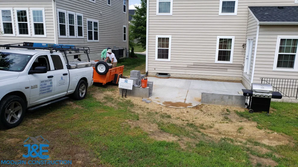 Outdoor Patio by J&E Modern Construction LLC - Photo 4