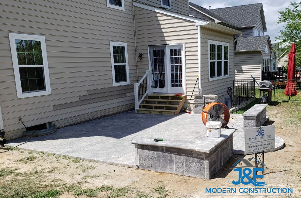 Outdoor Patio by J&E Modern Construction LLC - Photo 5