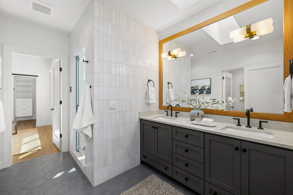 Capitol Hill Bungalow by The Alhadeff Group - Photo 6
