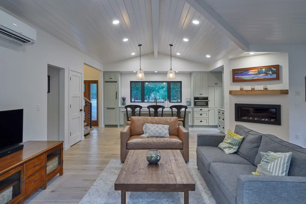 Oakridge Fresh Residence by Rainbow Valley Design & Construction - Photo 2
