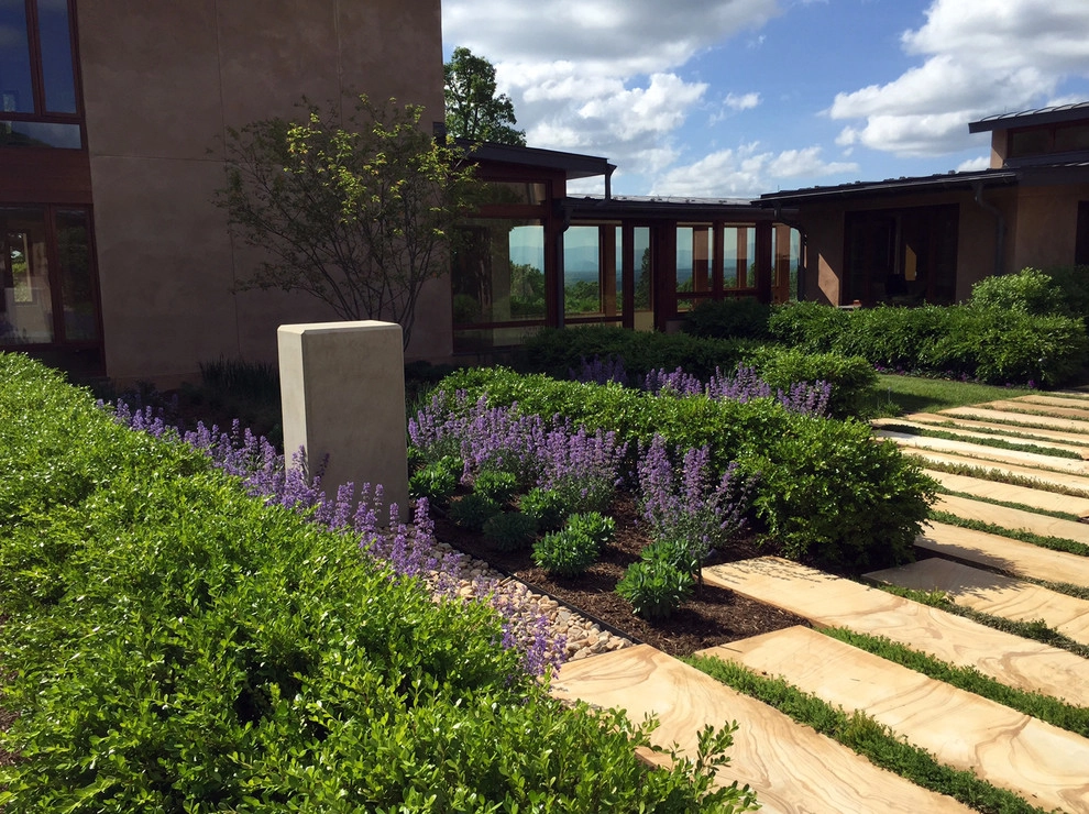 Modern Farm Courtyard by Grounded - Photo 4