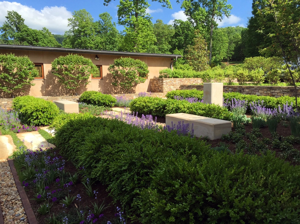 Modern Farm Courtyard by Grounded - Photo 3