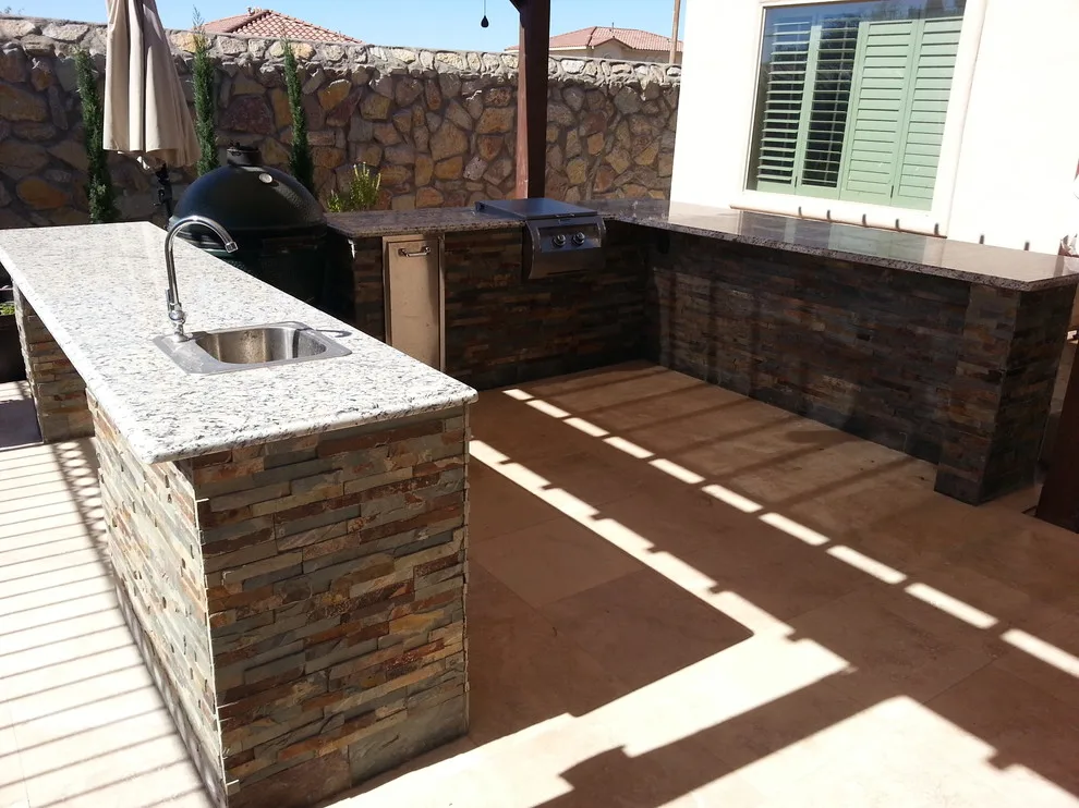 Outdoor Pergola, Kitchen, and Water Feature by Forma Contractors - Photo 9
