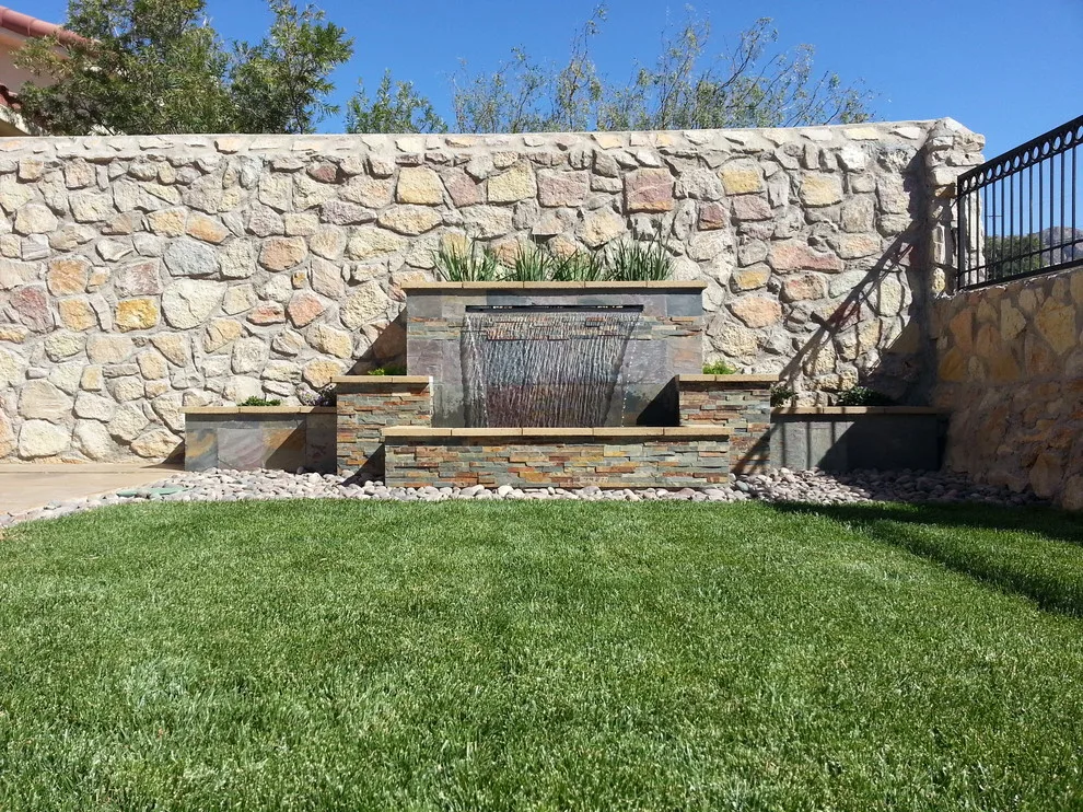 Outdoor Pergola, Kitchen, and Water Feature by Forma Contractors - Photo 8