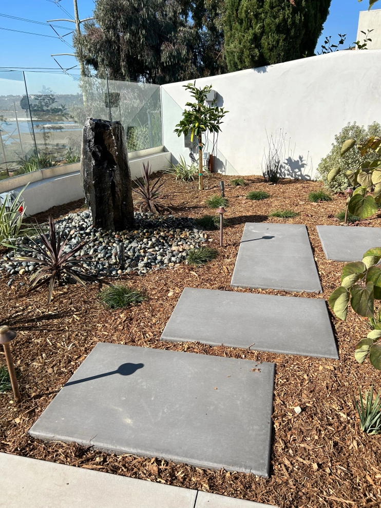 Carlsbad Contemporary by Groundswell Landscaping - Photo 3