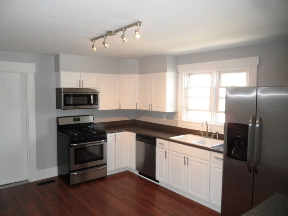 Bank Street Revamp by Burris & Associates, LLC - Photo 11