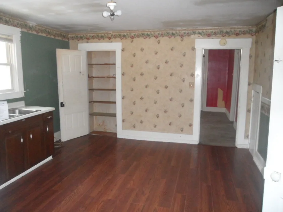 Bank Street Revamp by Burris & Associates, LLC - Photo 4