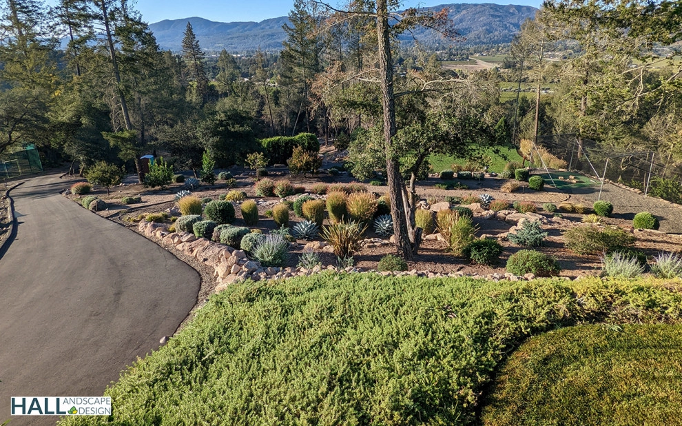 Spectacular Outdoor Space Design by Hall Landscape Design - Photo 18