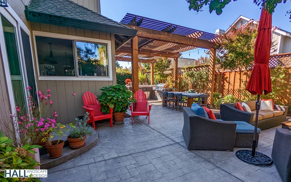 Fresh new patio, with new outdoor kitchen by Hall Landscape Design - Photo 4