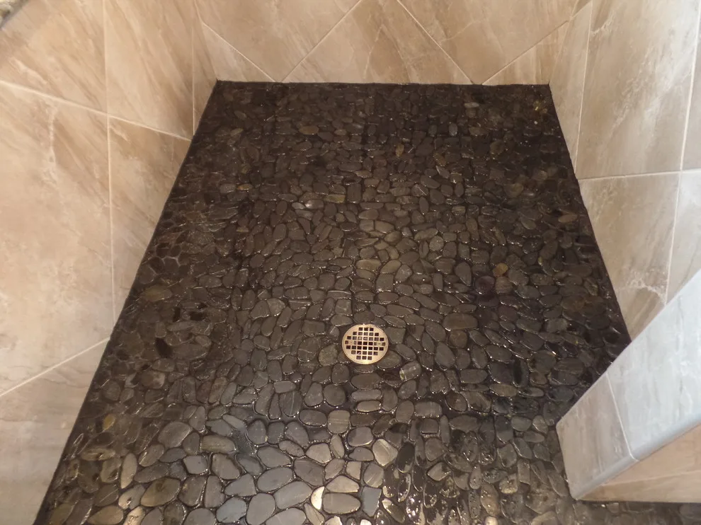 Barn Hill Primary Bath by Before And After Builders, Inc. - Photo 2