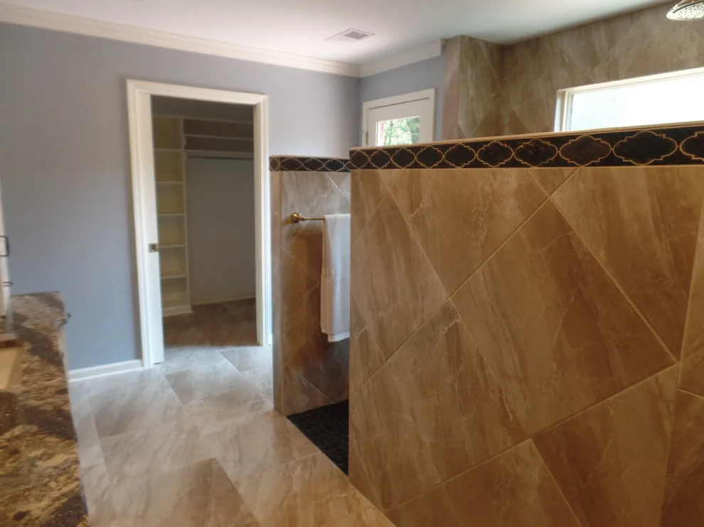 Barn Hill Primary Bath by Before And After Builders, Inc. - Photo 5