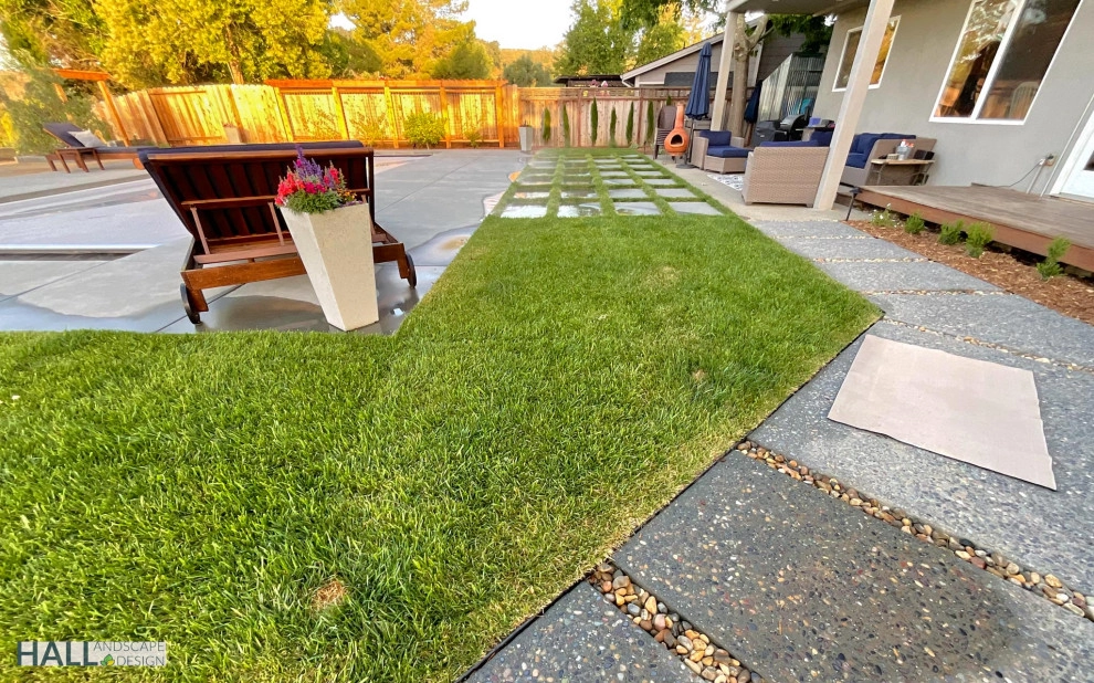Planted retaining wall by Hall Landscape Design - Photo 4
