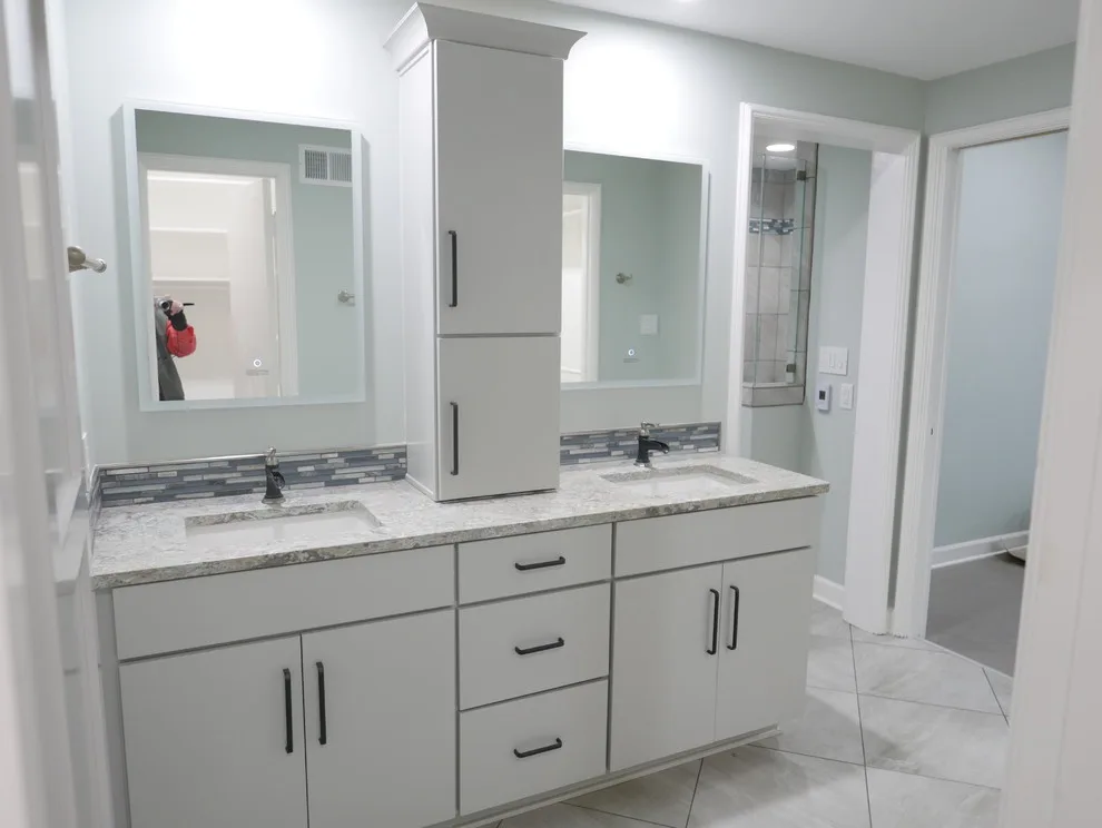Baronne Luxury Bathroom by Before And After Builders, Inc. - Photo 10