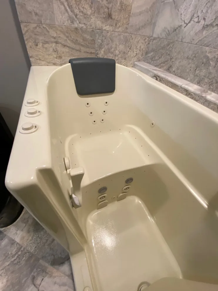 Accessible Tub and Shower by Reo-servicepro, INC. - Photo 2