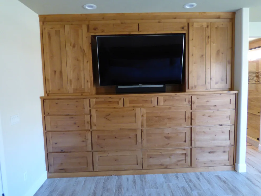 Workspace, Recreation & Lounge by Bridges Const. - Photo 14