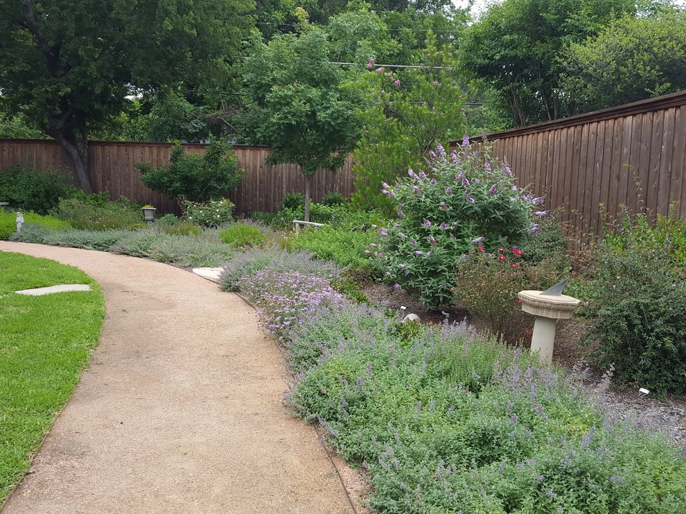 Backyard oasis by Happy Gardens - Photo 32