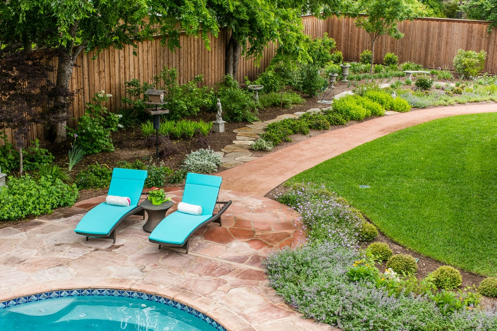 Backyard oasis by Happy Gardens - Photo 2