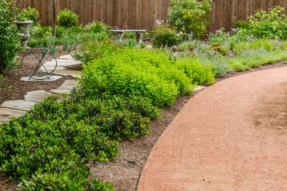 Backyard oasis by Happy Gardens - Photo 29