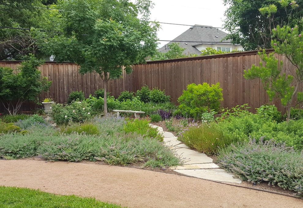 Backyard oasis by Happy Gardens - Photo 16