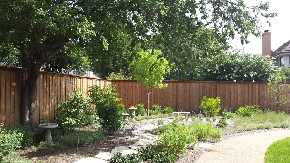 Backyard oasis by Happy Gardens - Photo 19