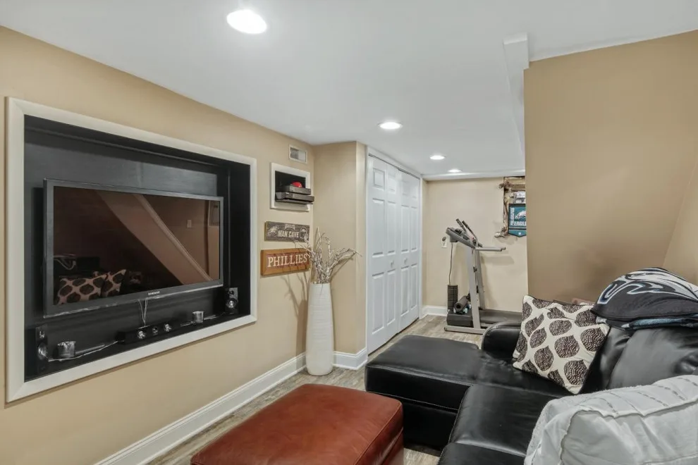 Crux Homes LLC - Photo 2