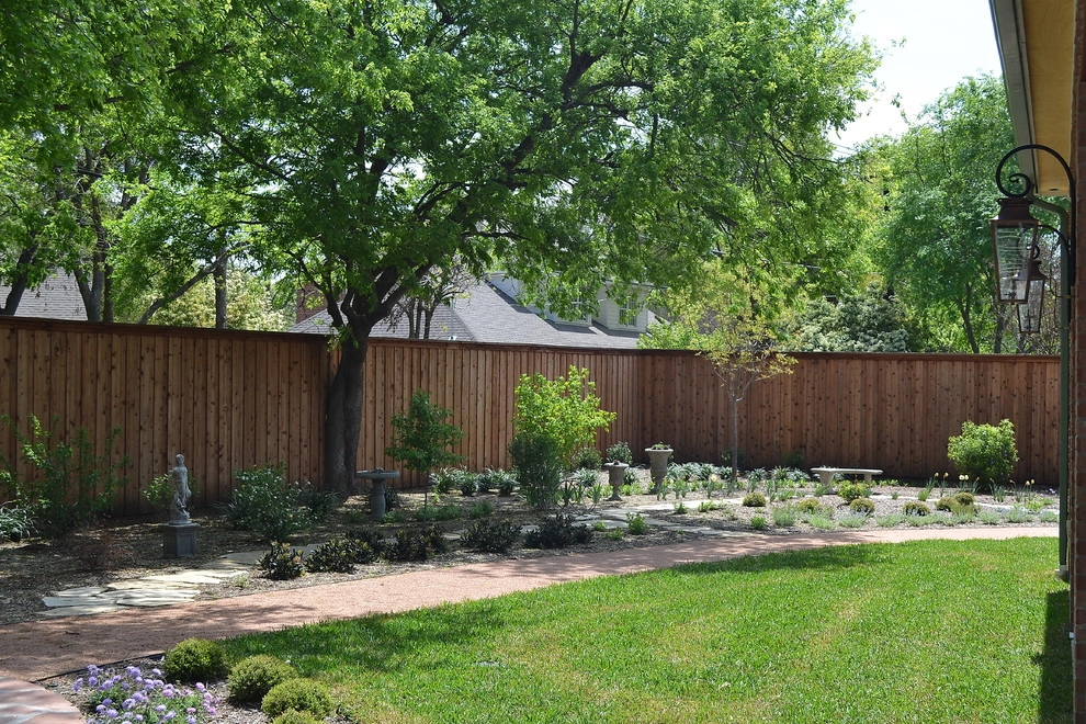 Backyard oasis by Happy Gardens - Photo 15