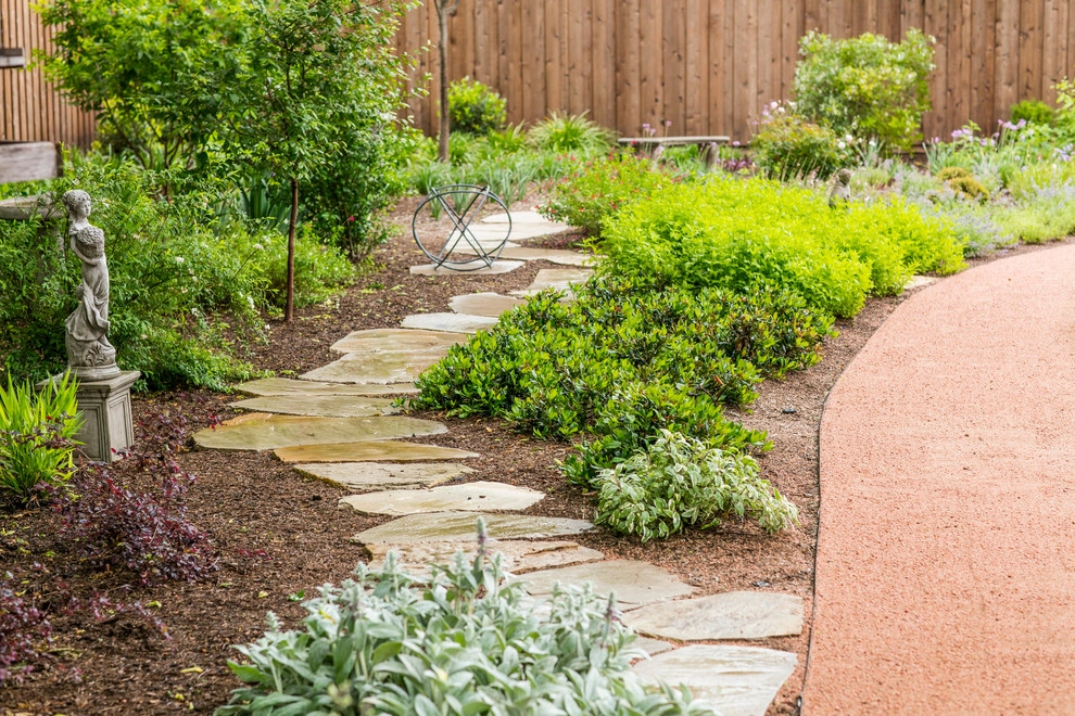 Backyard oasis by Happy Gardens - Photo 27