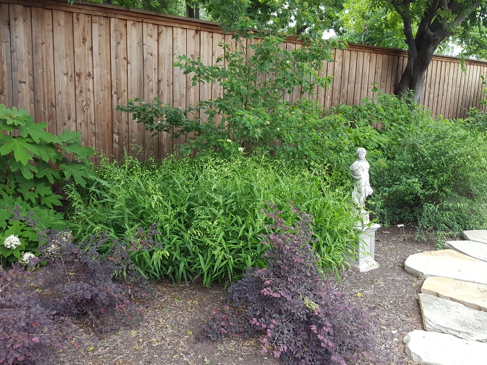 Backyard oasis by Happy Gardens - Photo 31