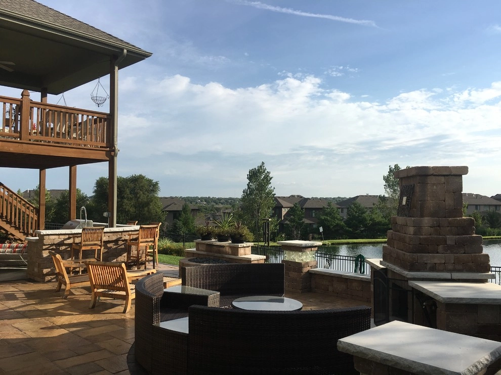 West Bay Woods Outdoor Living by Hardscape Contractors - Photo 4