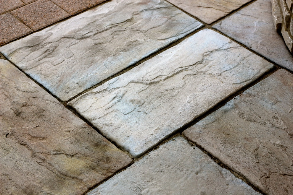 Bennington Stone Outdoor Kitchen by Hardscape Contractors - Photo 10