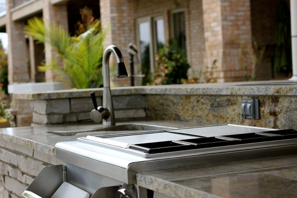 Bennington Stone Outdoor Kitchen by Hardscape Contractors - Photo 14