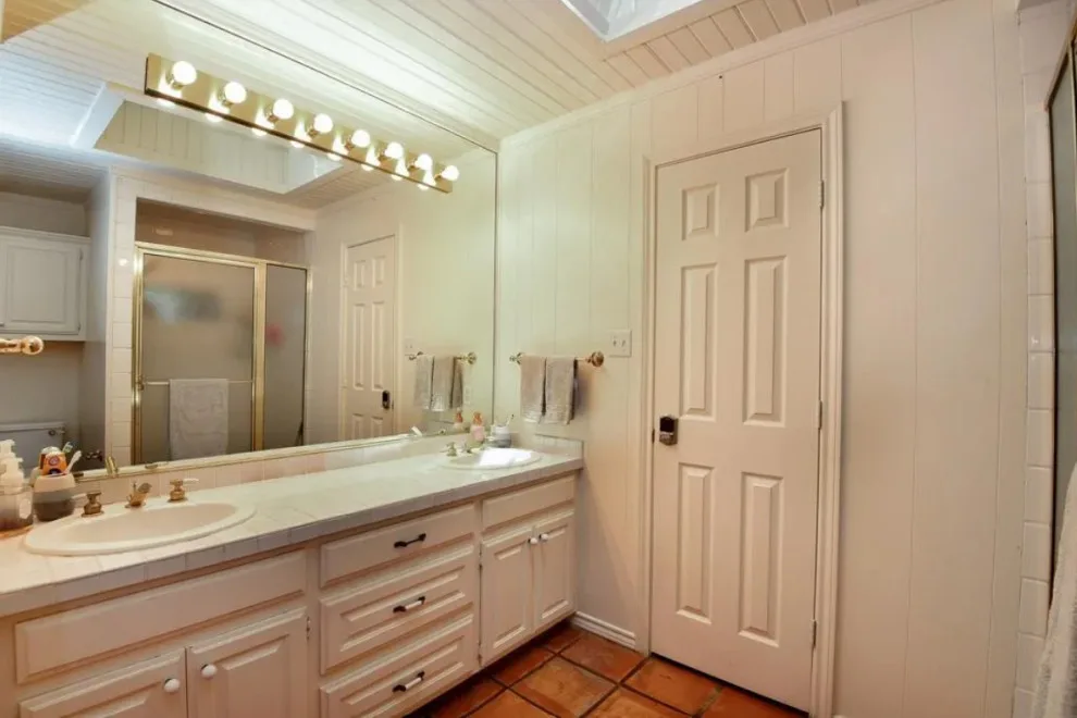 Lakeview Living LLC - Photo 8