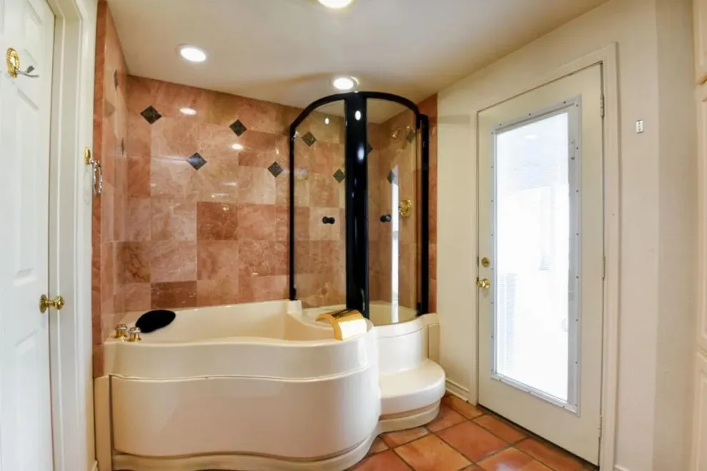 Eastwood Island Transformation Highlights by Lakeview Living LLC - Photo 11