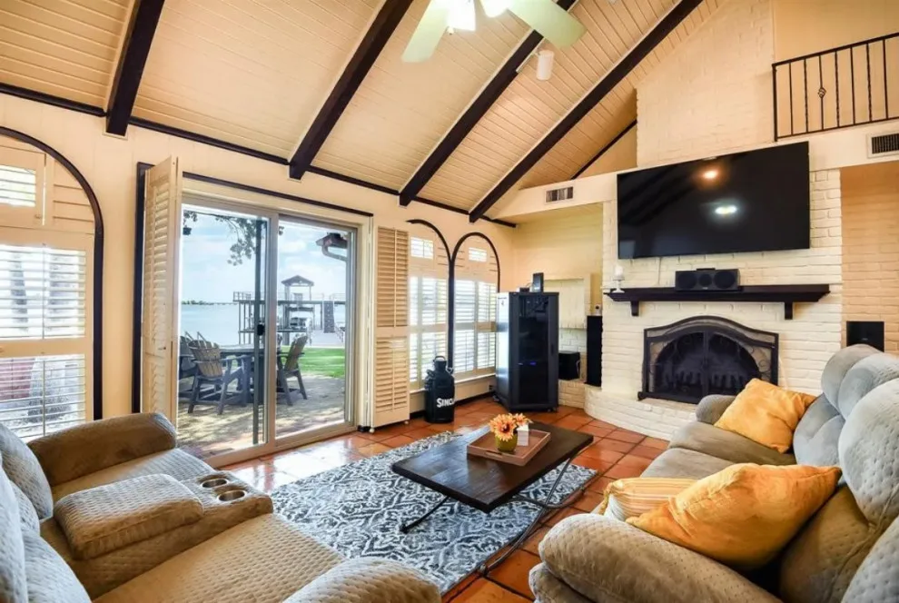 Eastwood Island Transformation Highlights by Lakeview Living LLC - Photo 12