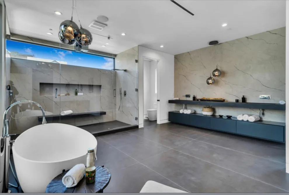 Restroom Design Initiatives by Platinum Home Builders & Design, Inc - Photo 8