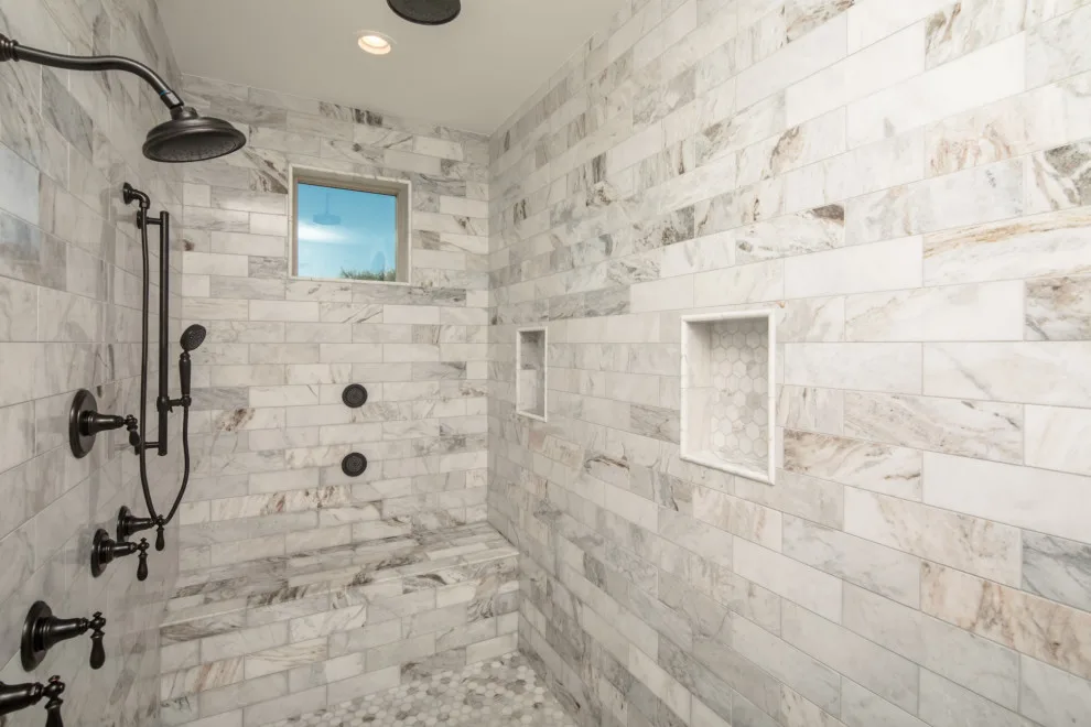 Stunning bathroom layouts for bespoke residences by A Better Builder - Photo 34