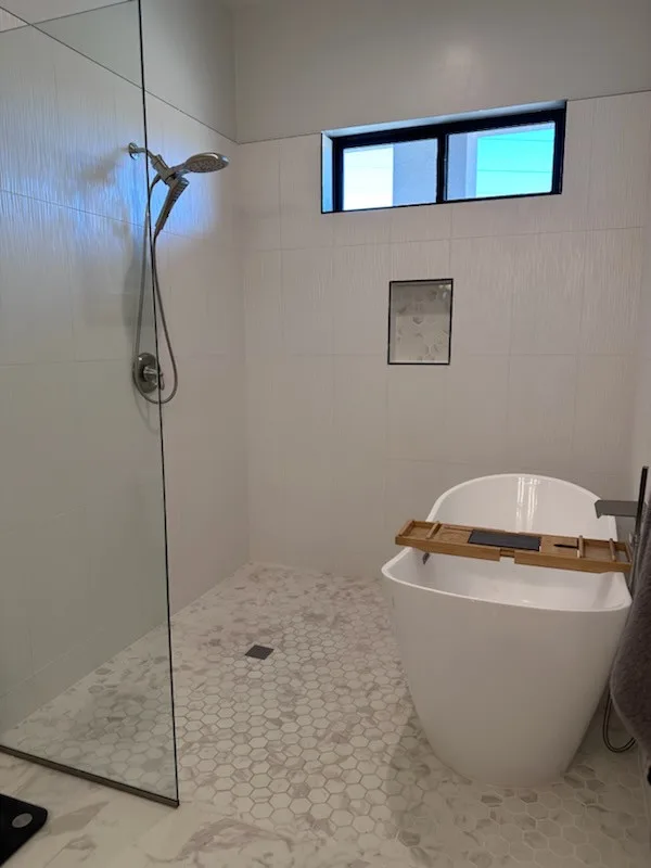 Stunning bathroom layouts for bespoke residences by A Better Builder - Photo 31