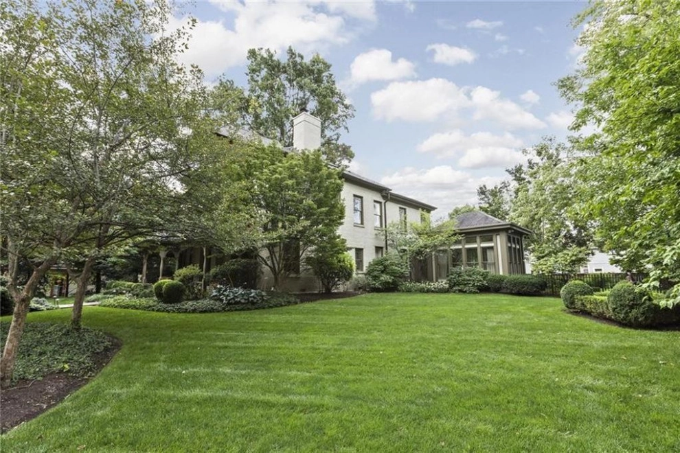 Traditional Home Landscape by Heath Outdoor - Photo 3