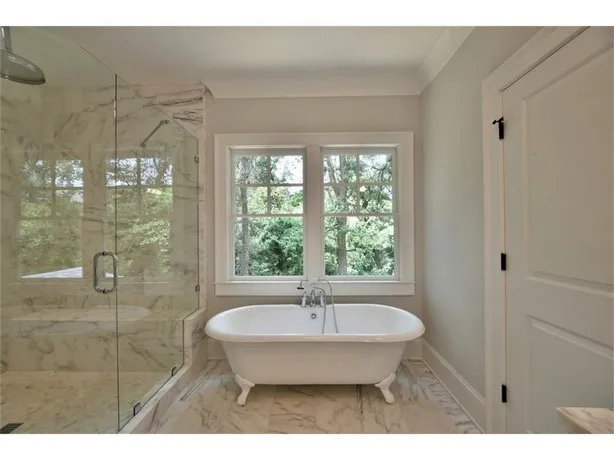 Pasadena, CA Bathroom Renovation by Goldenline Remodeling - Photo 2