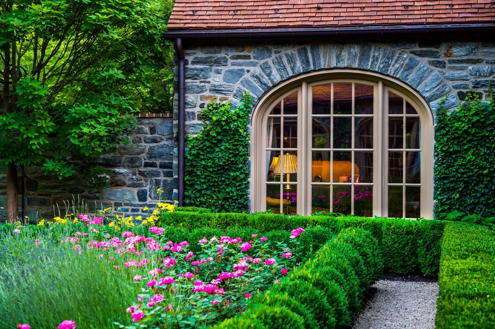 Carriage House by Hess Landscape Architects - Photo 9